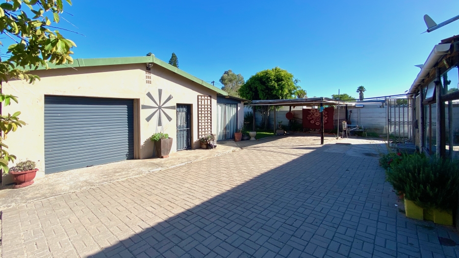 4 Bedroom Property for Sale in Laaiplek Western Cape